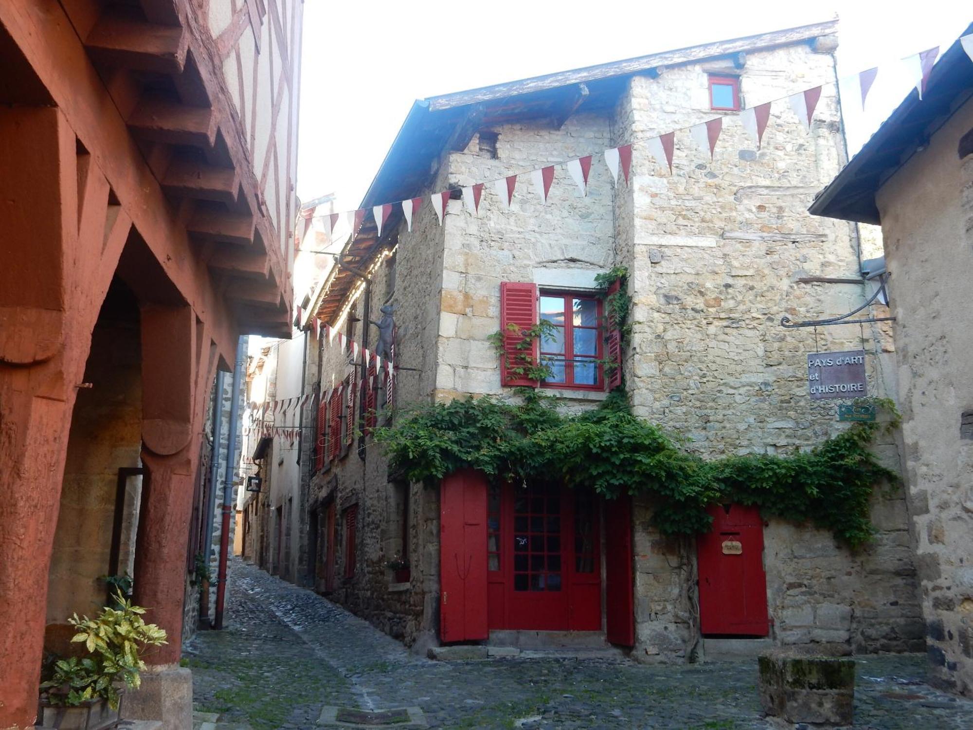 Le Logis D'Hestia Appartement Billom Buitenkant foto